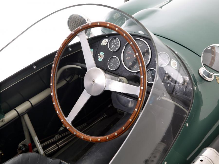 Интерьер Aston Martin DBR4 1959 года  (фото 22 из 22)